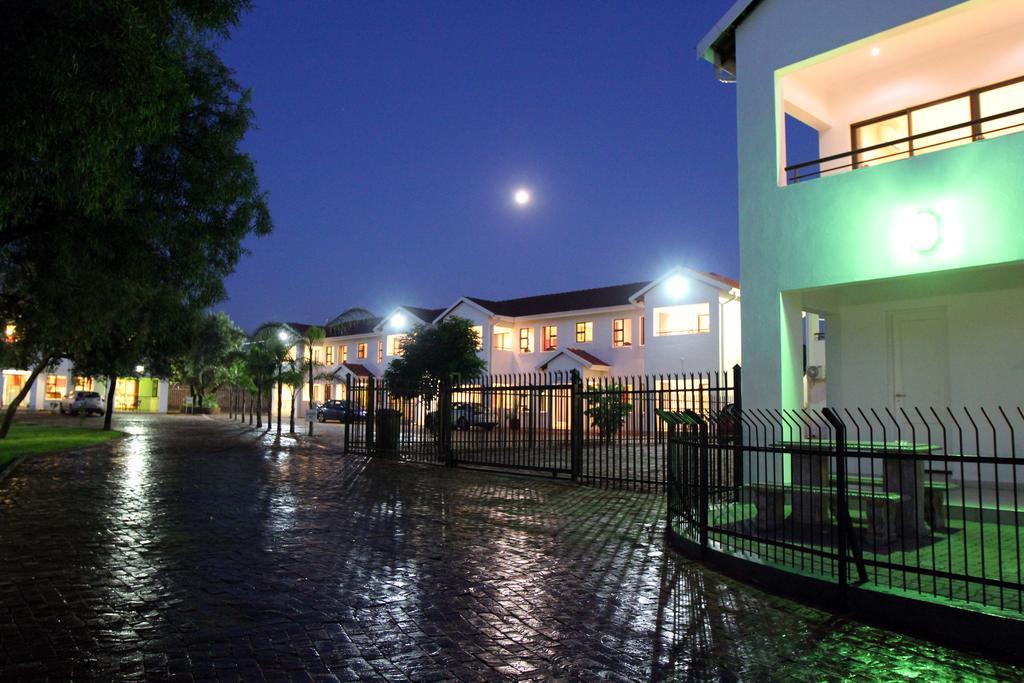 Casa Bianca Guest Lodge Hartbeespoort Ngoại thất bức ảnh